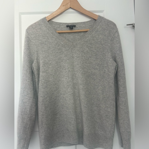 Hilary Radley Sweaters - Hilary Radley 100% cashmere gray sweater